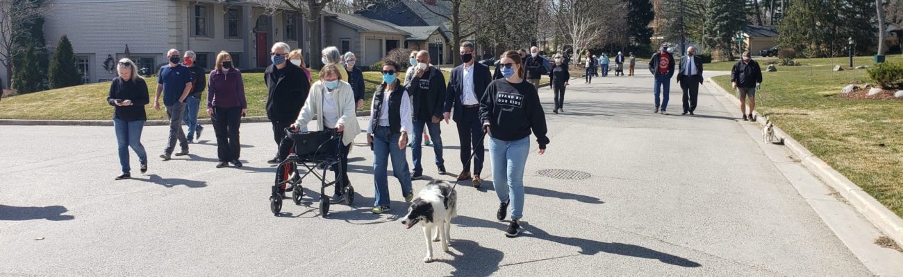 Councillor Steve Lehman Meets With Hazelden Residents (Literally) on St. Anthony Road